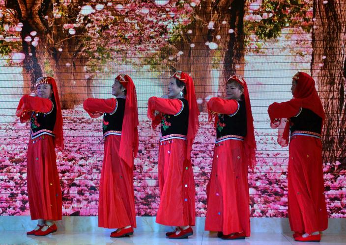 原創(chuàng)美篇(一)云南中老年文化藝術交流協會開遠辦事處聯誼會活動2018.