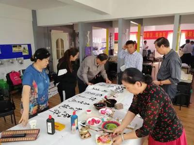 河北保定:蓮池區(qū)老干部局開展&ldquo;迎國慶&rdquo;書畫進(jìn)社區(qū)活動(dòng)